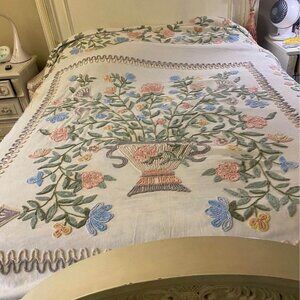 Exquisite Large Tufted FULL/QUEEN Chenille Bedspread with some Imperfections